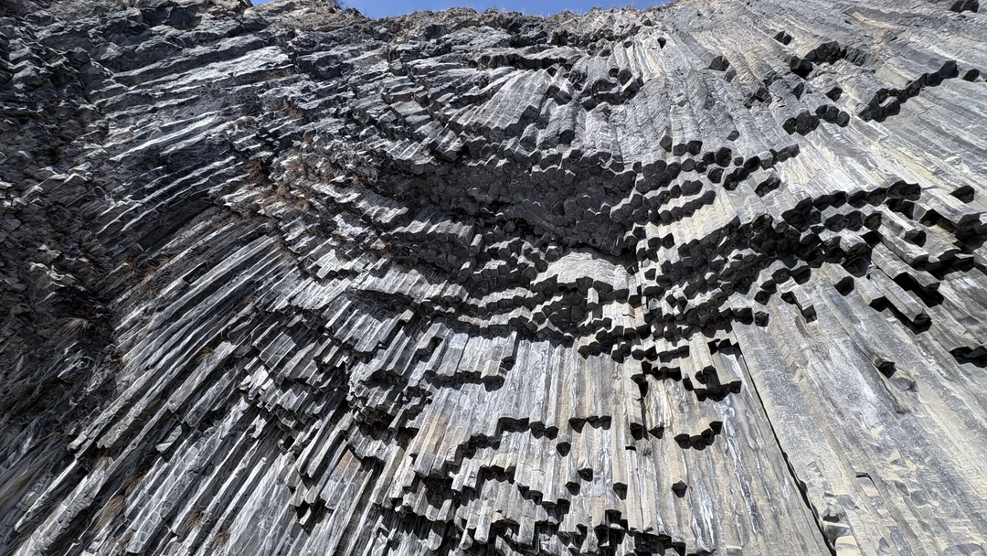 Очень насыщенная и познавательная экскурсия, гид Даниэл - внимательный и любезный, с широким кругозором, подробно рассказывает