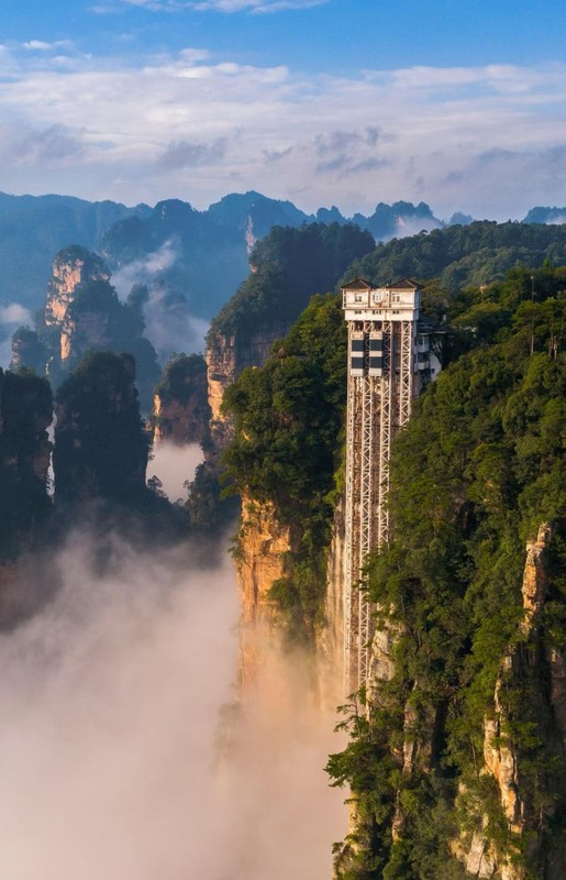 По национальному парку Чжанцзяцзе