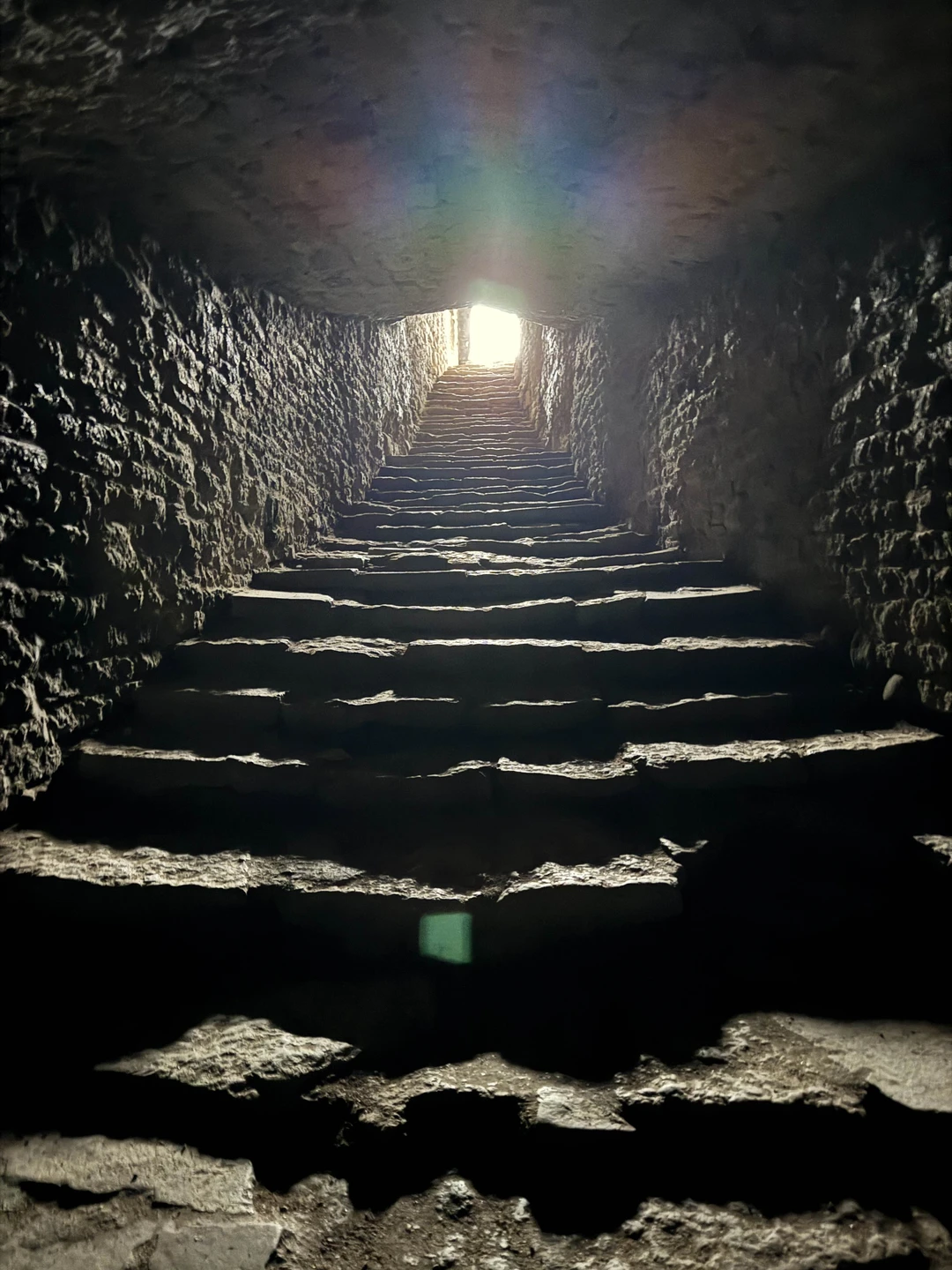 Гуляли по Изборской крепости с Аленой!