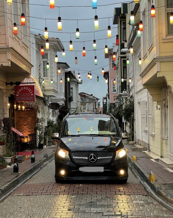 Поездка на Mercedes Vito по Стамбулу - без гида, но с инфосопровождением