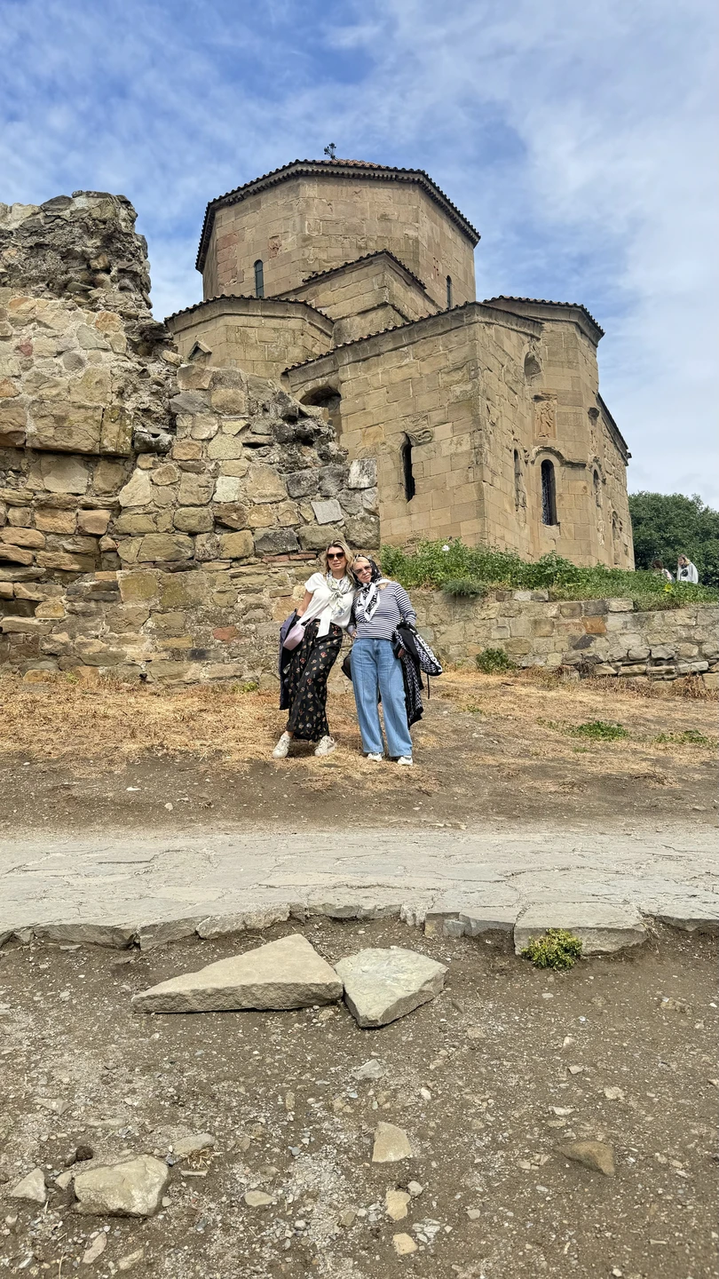 У нас прошло шикарное путешествие!! Гоча был очень гостеприимен и прошел шикарное путешествие для меня и моих родителей! Очень рекомендую