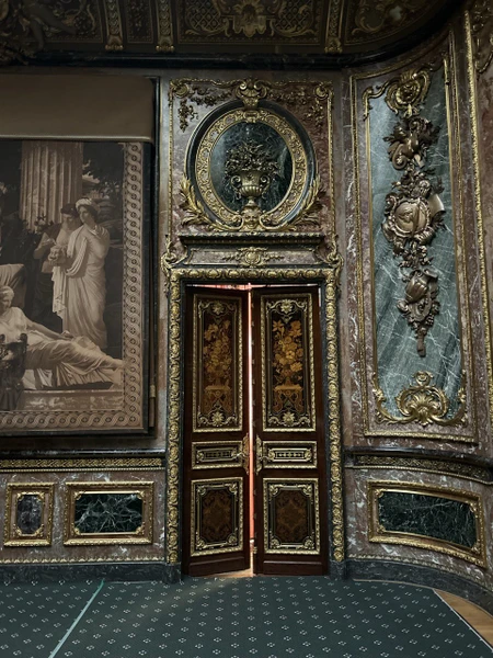 Рекомендуем к посещению. Объект очень впечатлил. Каждый шаг полученной информации позволил, провалиться как по гиперссылке, и