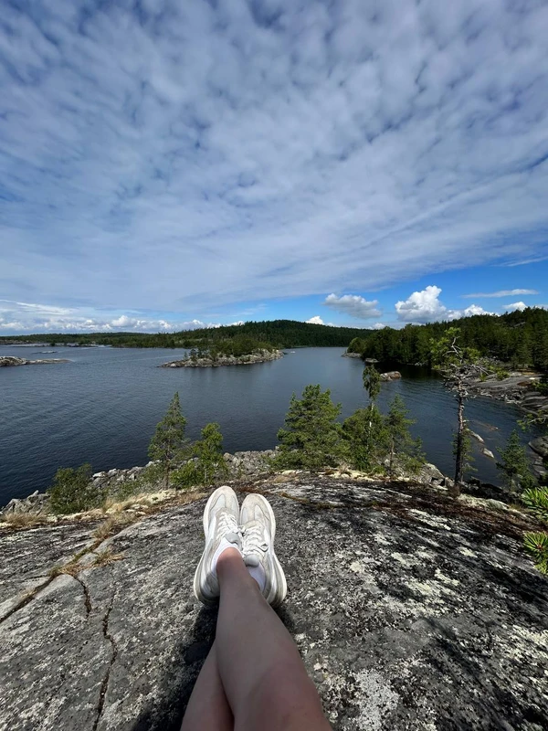 Аромат леса и сила воды: перезагрузка в Карелии с проживанием в глэмпинге