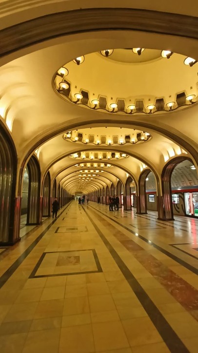 Москва: метро не сразу строилось (Анна)