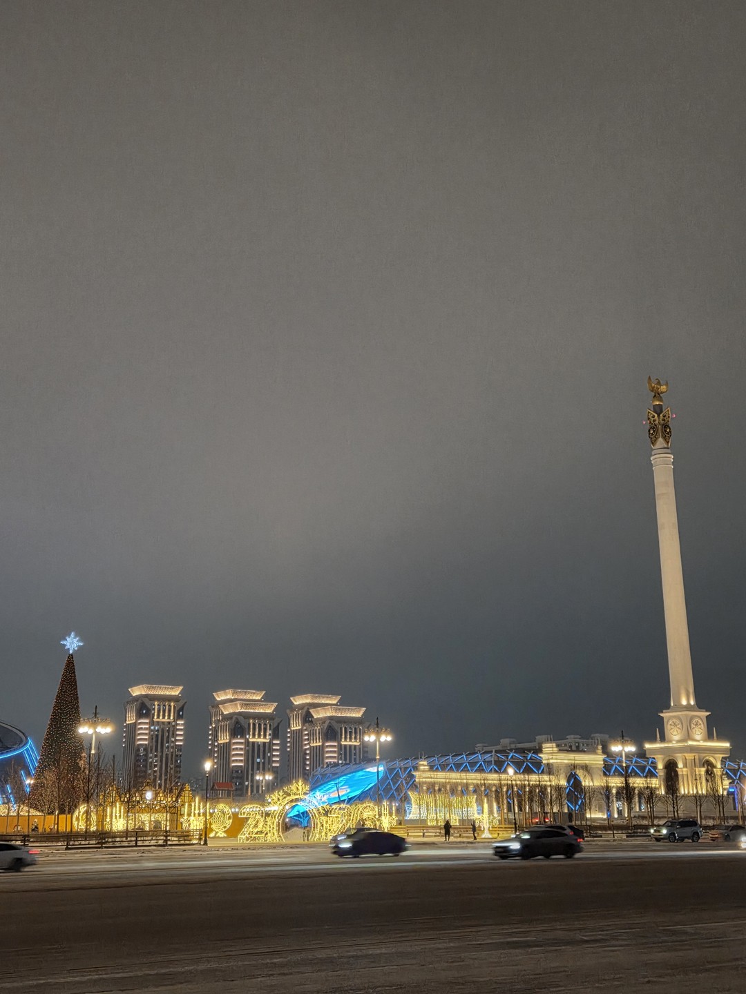 Встреча в аэропорту, обзорная по городу по основным значимым местам. Исторические данные очень скудные, материал взят