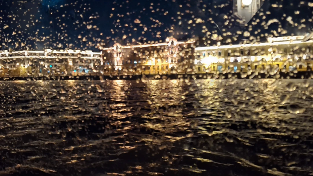 Всё прошло замечательно под звуки саксофона. Романтично,спокойно