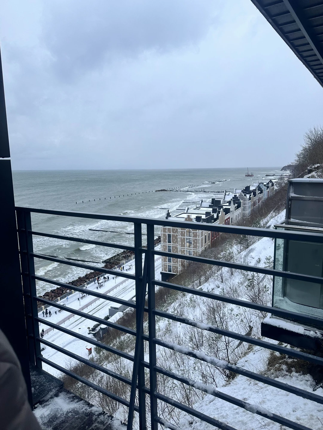 Если Вы хотите комфортную экскурсию по двум городам (Зеленоградск и Светлогорск) с очаровательной девушкой, то Вам