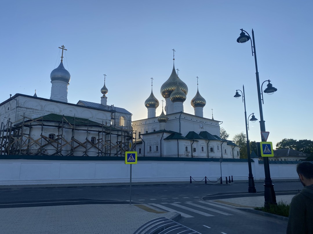 По горячим следам сразу после экскурсии хотим выразить огромную благодарность и признательность Олегу Владимировичу. Он прекрасный