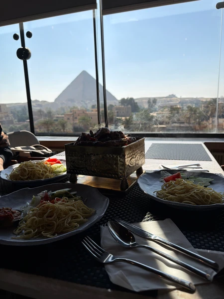 21.02.2026 мы отправились на экскурсию в Каир. Обсалютно всё как заявлено в описании экскурсии. Мы ездили