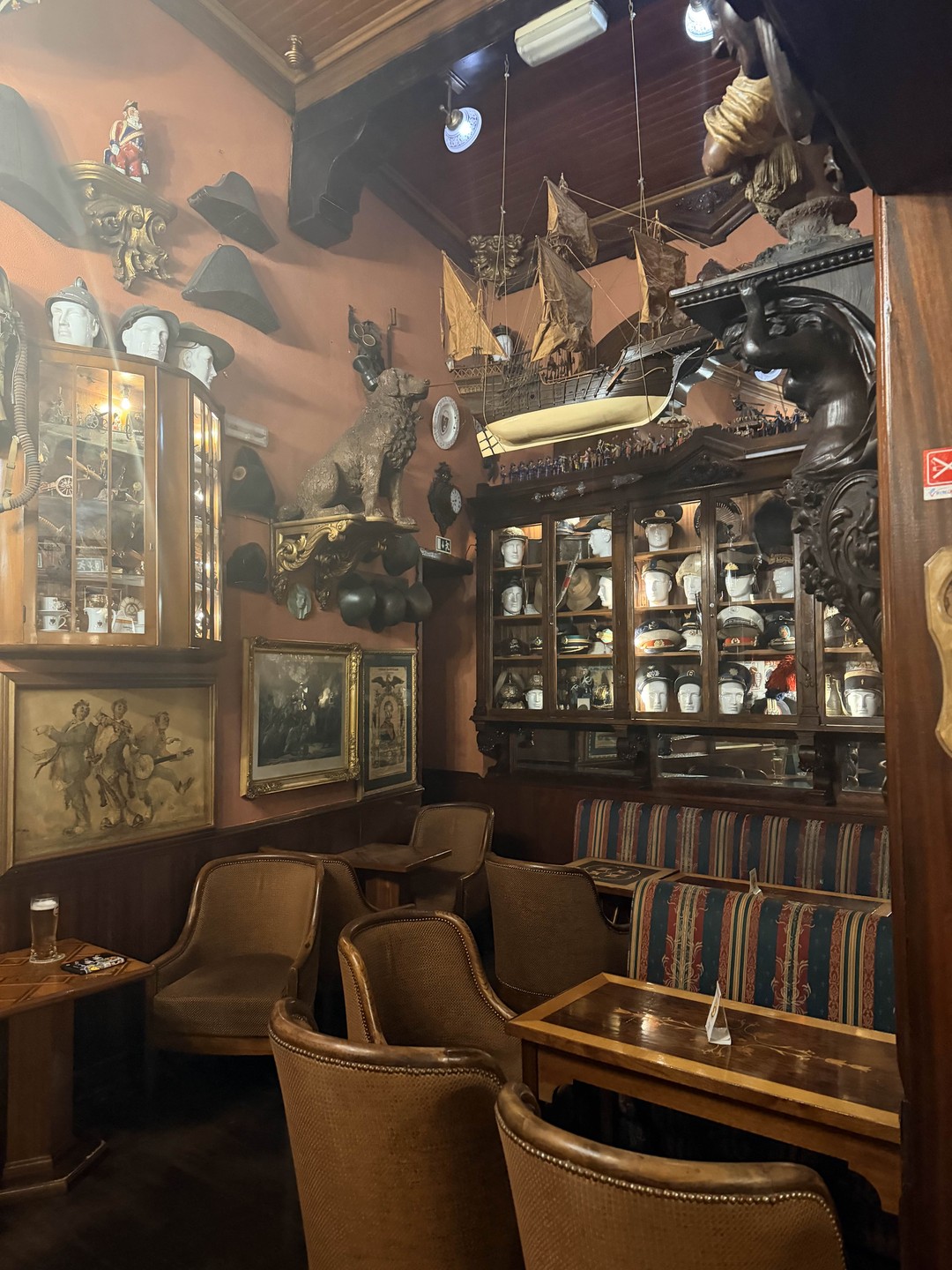 Все понравилось, много интересного, Светлана очень приятный собеседник, можно расширить кругозор питейных заведений в Лиссабоне, были