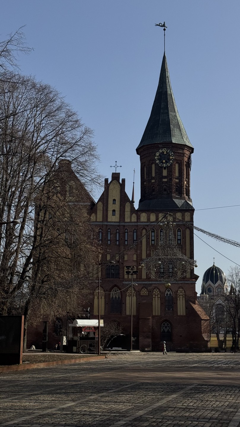 Отличная экскурсия! Всё прошло в размеренном темпе, поэтому было комфортно слушать и наслаждаться атмосферой. Рассказ был