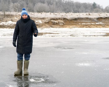 Введение в зимнюю рыбалку: снасти, лунки, техники лова, поведение рыбы