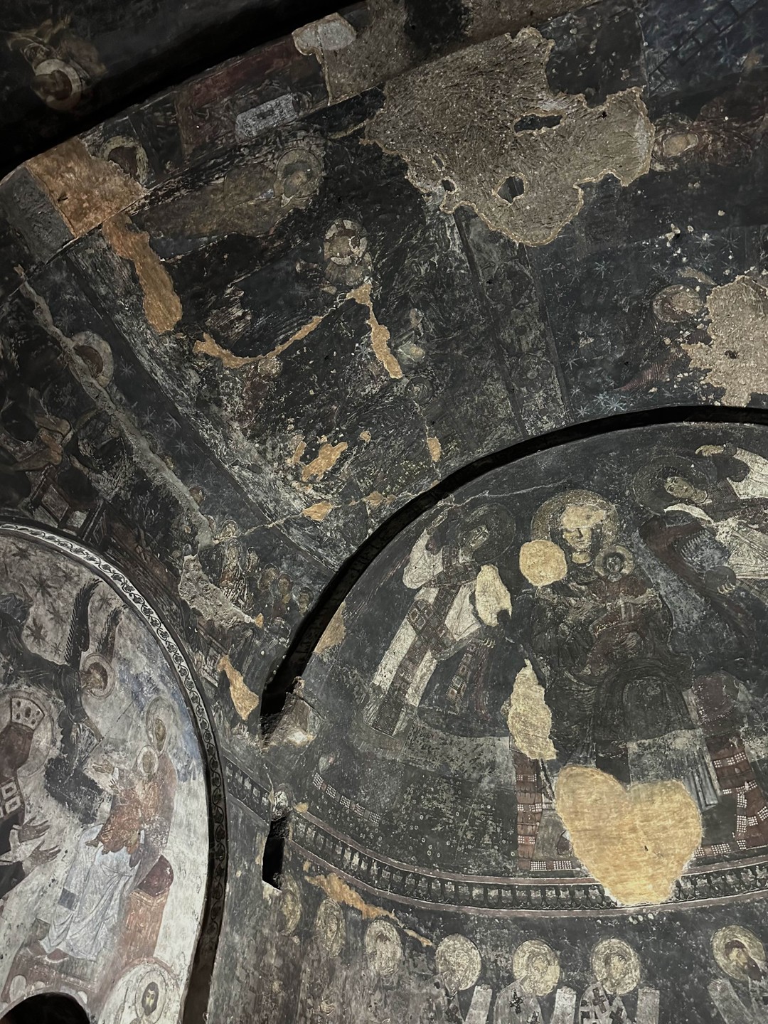 Экскурсия максимально насыщенная. Пропали в интернациональную группу: с нами люди из Франции, Греции, Англии. Все общались