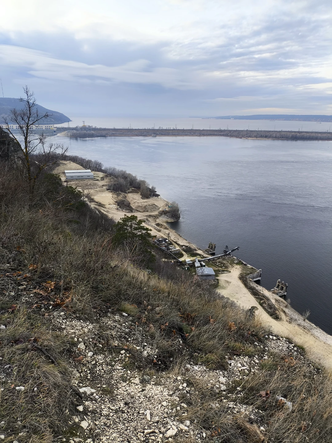 Очень качественная экскурсия. Не смогли попасть в сыроварню в Золино, она была закрыта, но нас отвезли