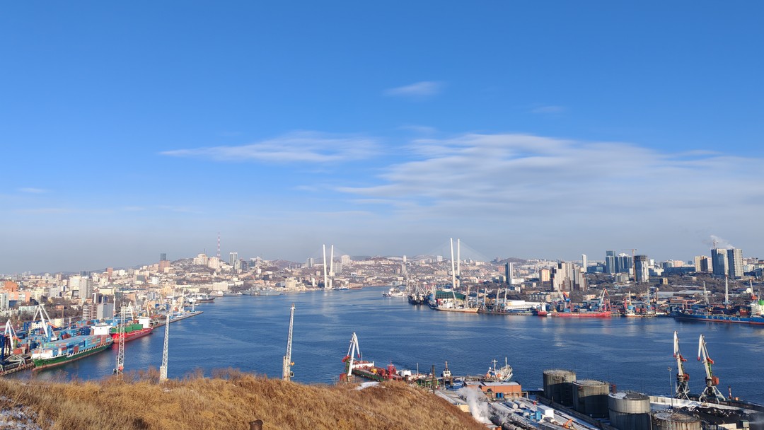 Советую всем посетить этот гибридный маршрут, где можно посмотреть и на город и на Русский остров