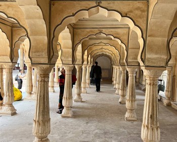 Амбер-форт, роскошные дворцы Джайпура, древняя обсерватория и форт Дайгарх