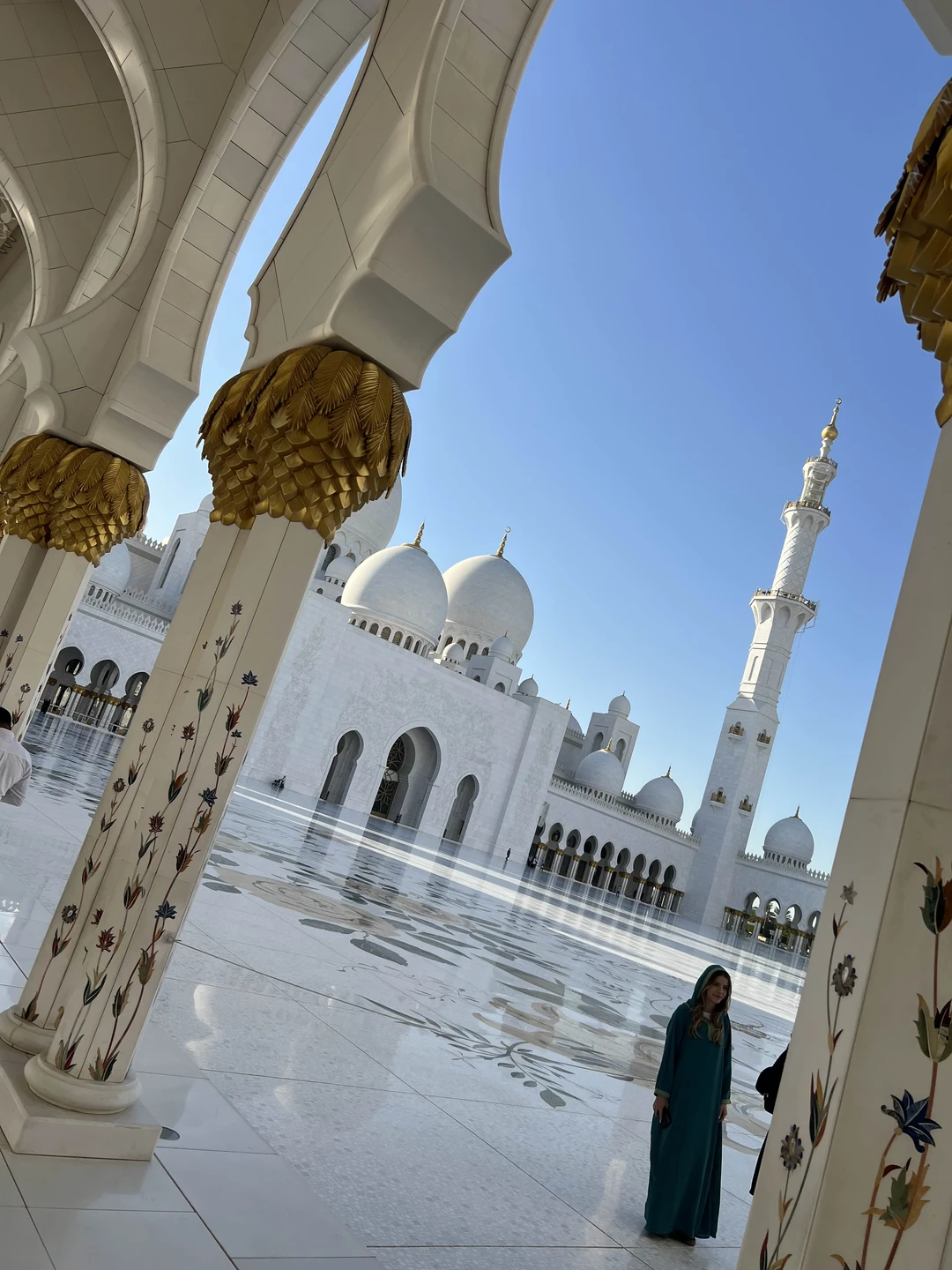 Все четко по запланированному маршруту. Посетили максимально за один день все локации города. Все отлично