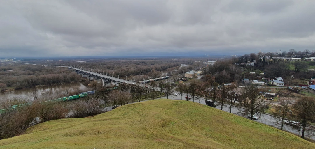 Светлана просто молодец! Очень структурированно, по делу, никакой лишней и неинтересной информации, никакого перегруза датами или