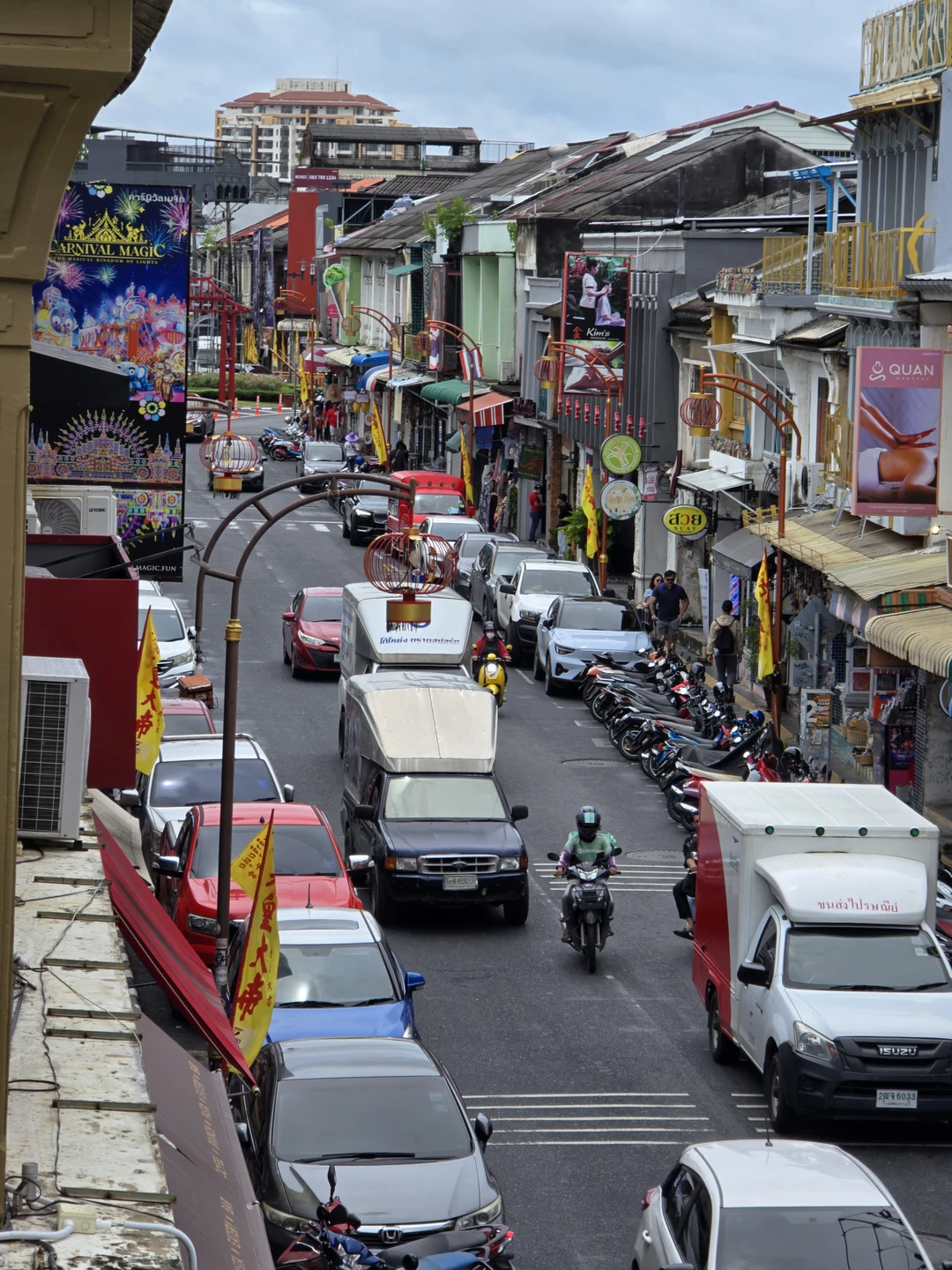 Отличная экскурсия, рекомендую Дмитрия! Очень интересно все рассказал, живет на Пхукете более 10 лет