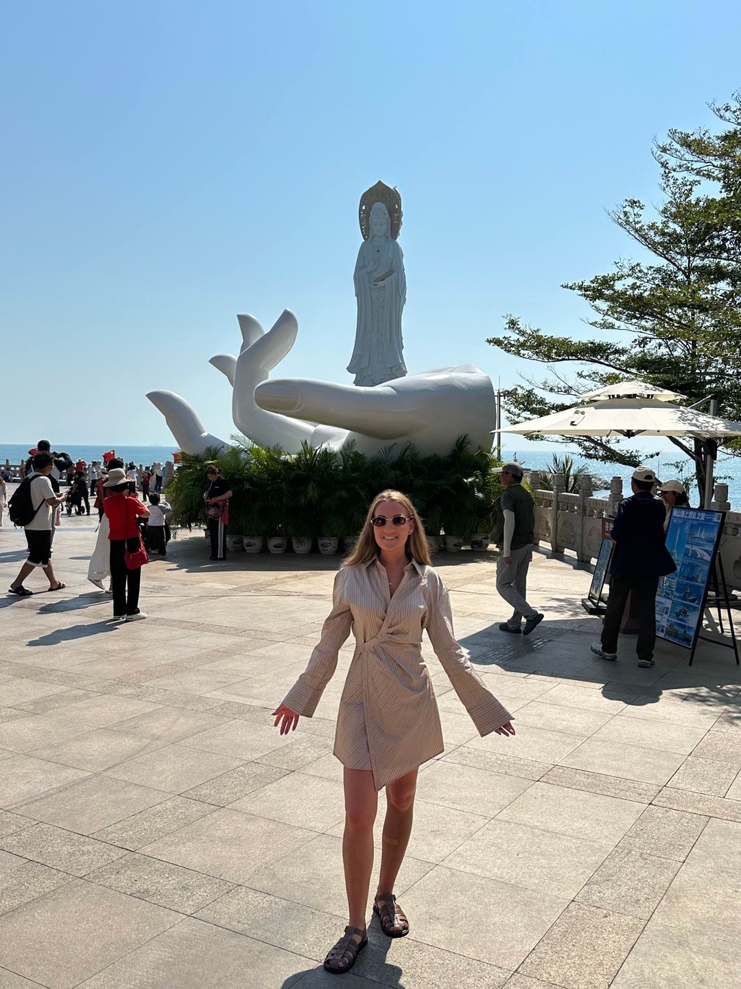 Экскурсия в храмовый комплекс Наньшань в Санье - это незабываемое погружение в буддийскую культуру, поражающее масштабом