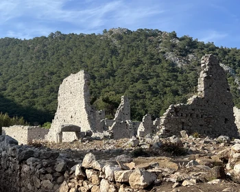 Олимпос и гора Янарташ (Химера)