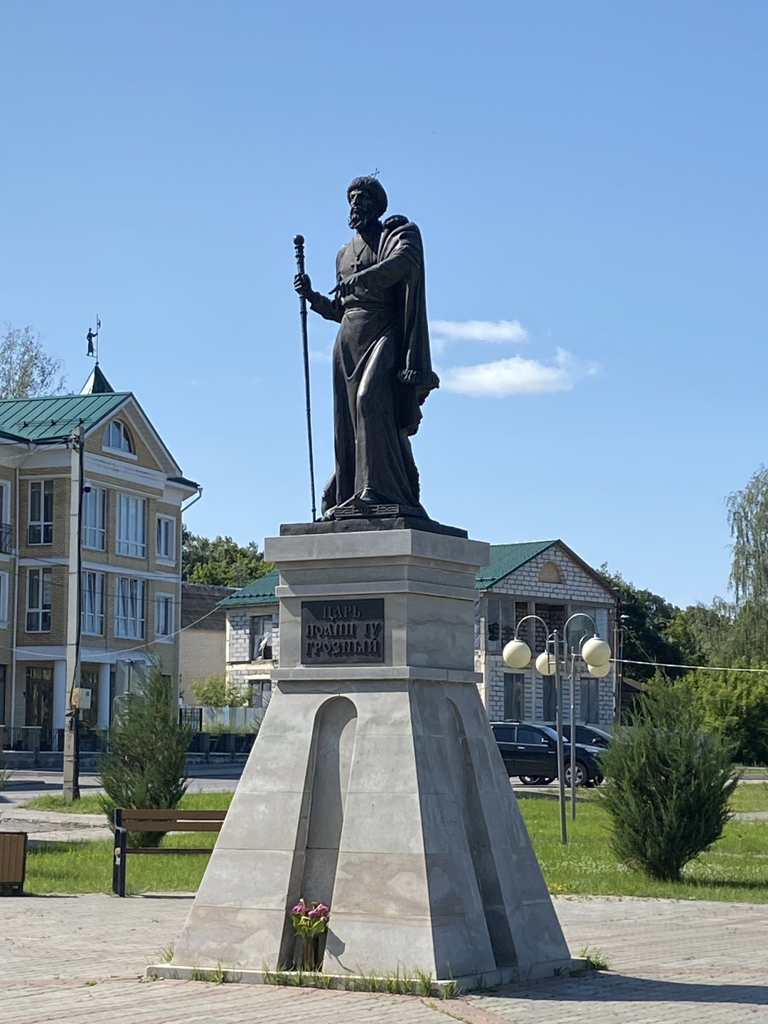 Сегодня, 21.06.25г. были на экскурсии с Романов в г. Александров. Все очень понравилось. Познавательно, информативно, хорошо и понятно изложено
