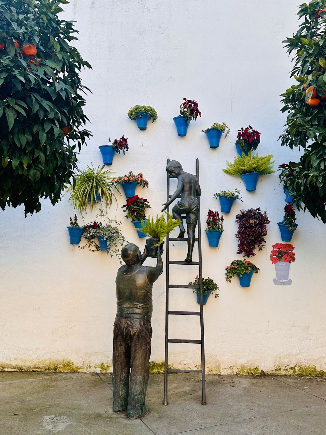 Павел - прекрасный гид, знающий и с юмором, встретил нас в отеле, ответил на млн вопросов