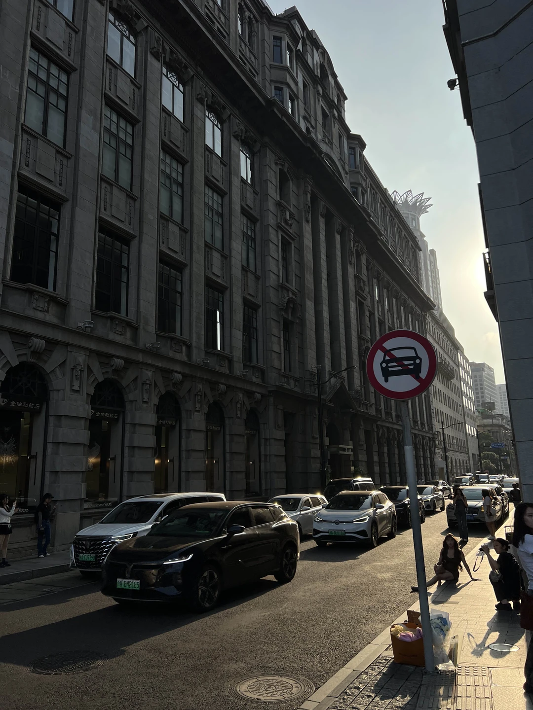 Прекрасная прогулка интересные истории 👍 Большое спасибо Анне за такой экспириенс. Идеально в первые дни прибытия