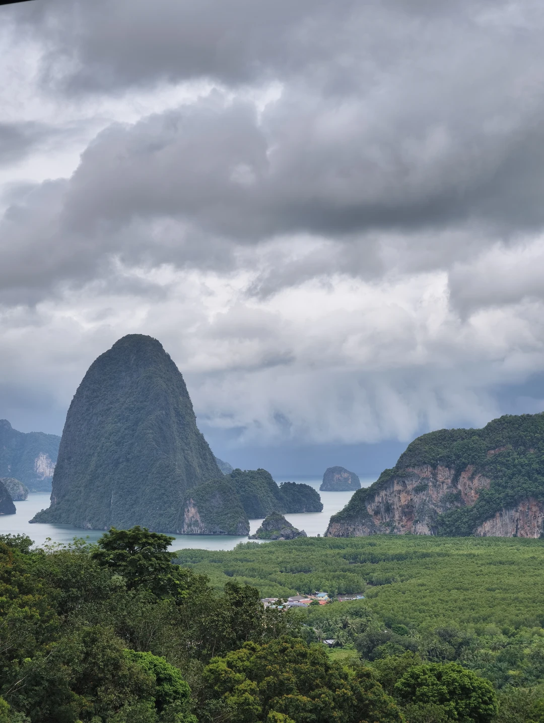 Классная экскурсия. Всё очень понравилось. Отдельное спасибо гиду Анастасии за интересные рассказы и настроение. Экскурсия классно