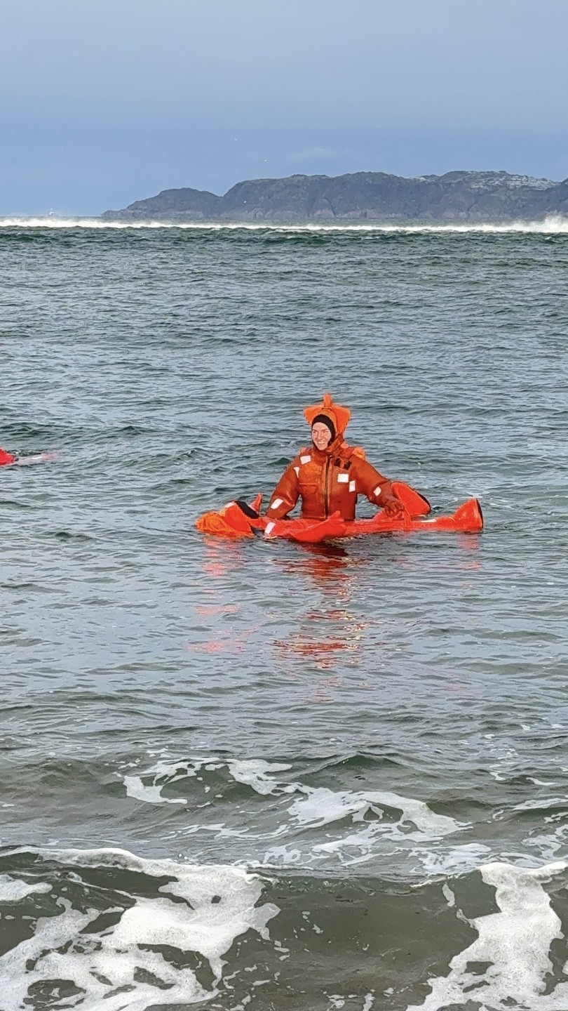 Искупаться в Баренцевом море: айсфлоатинг в Териберке (Марина)