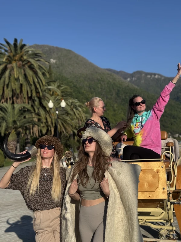 Морская сказка в мини-группе: релакс-тур в Абхазию с проживанием на вилле и экскурсиями (из Сочи)