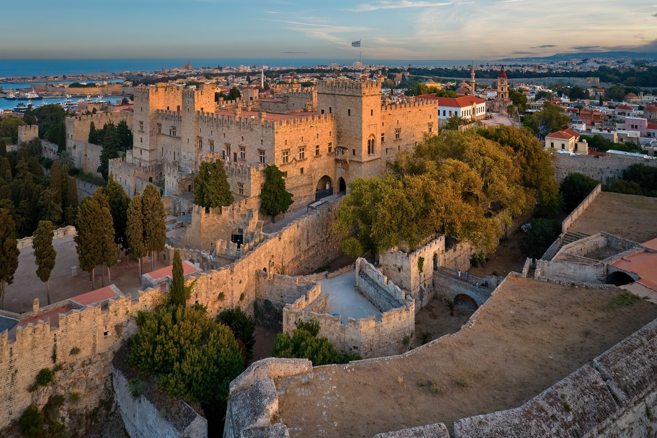 Вечерний рыцарский Родос с посещением Дворца Магистров