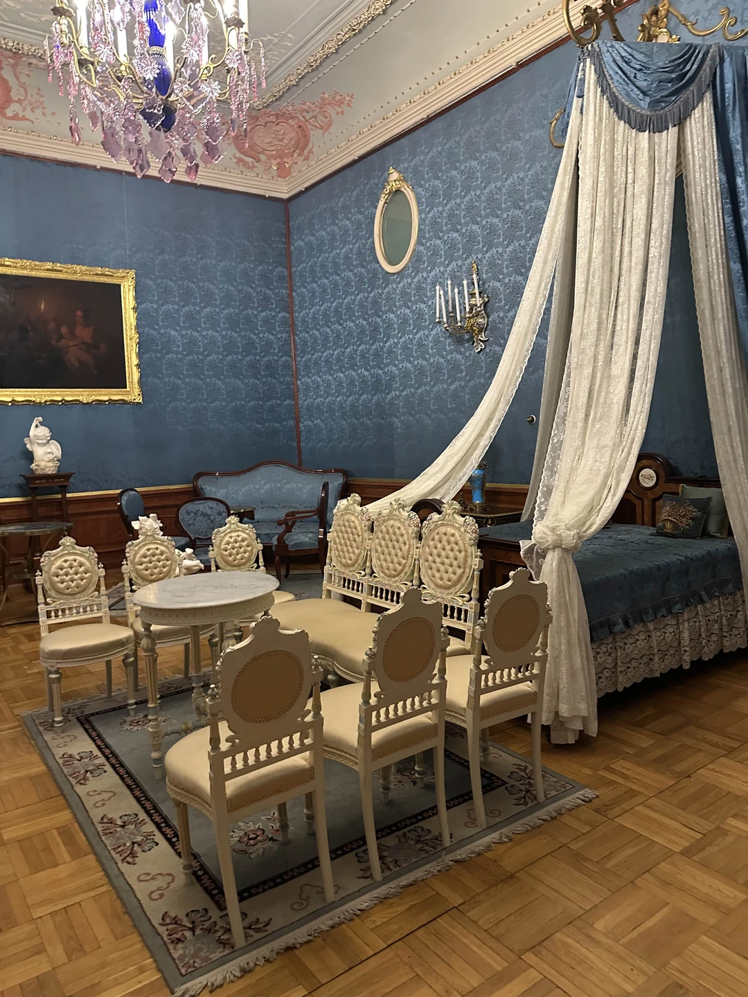 Рассказчик Евгений великолепный гид! Настолько все интересно, что не хотелось заканчивать экскурсию! Спасибо большое, все очень понравилось! 🫶