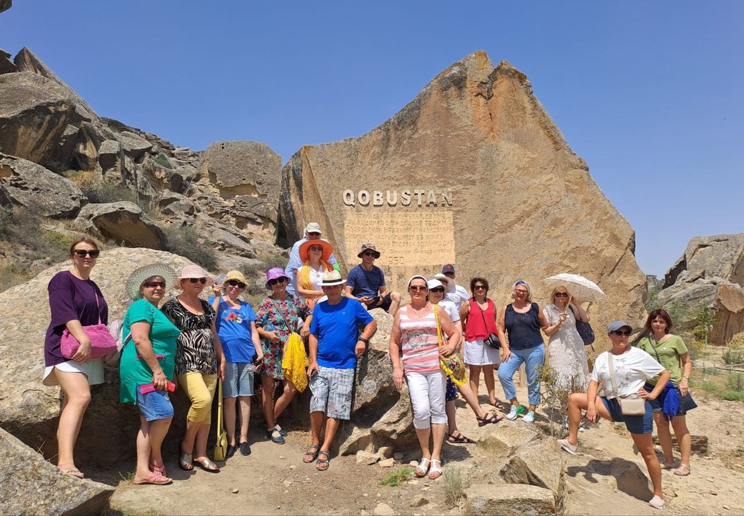 Это было невероятно. Азербайджан. Волшебная страна. Отели супер, программа 🤩. Очень интересно рассказывает гид. Было время