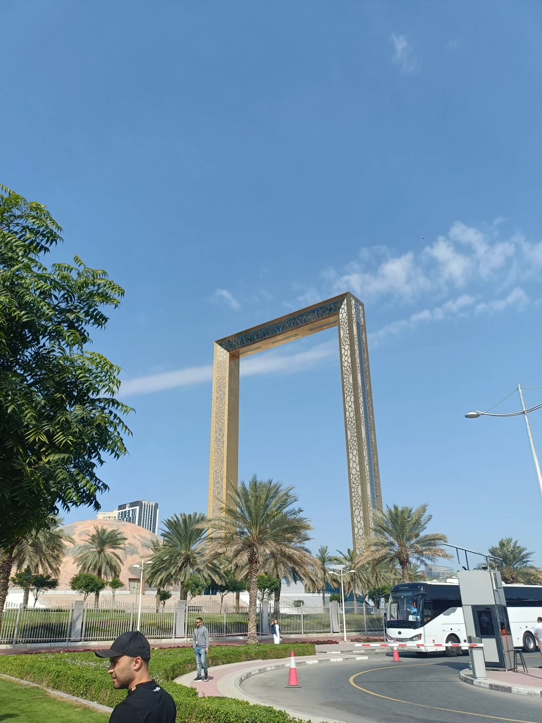 Хочется сказать большое СПАСИБО Миразизу! Встретил нас около отеля и по окончанию экскурсии привез нас обратно