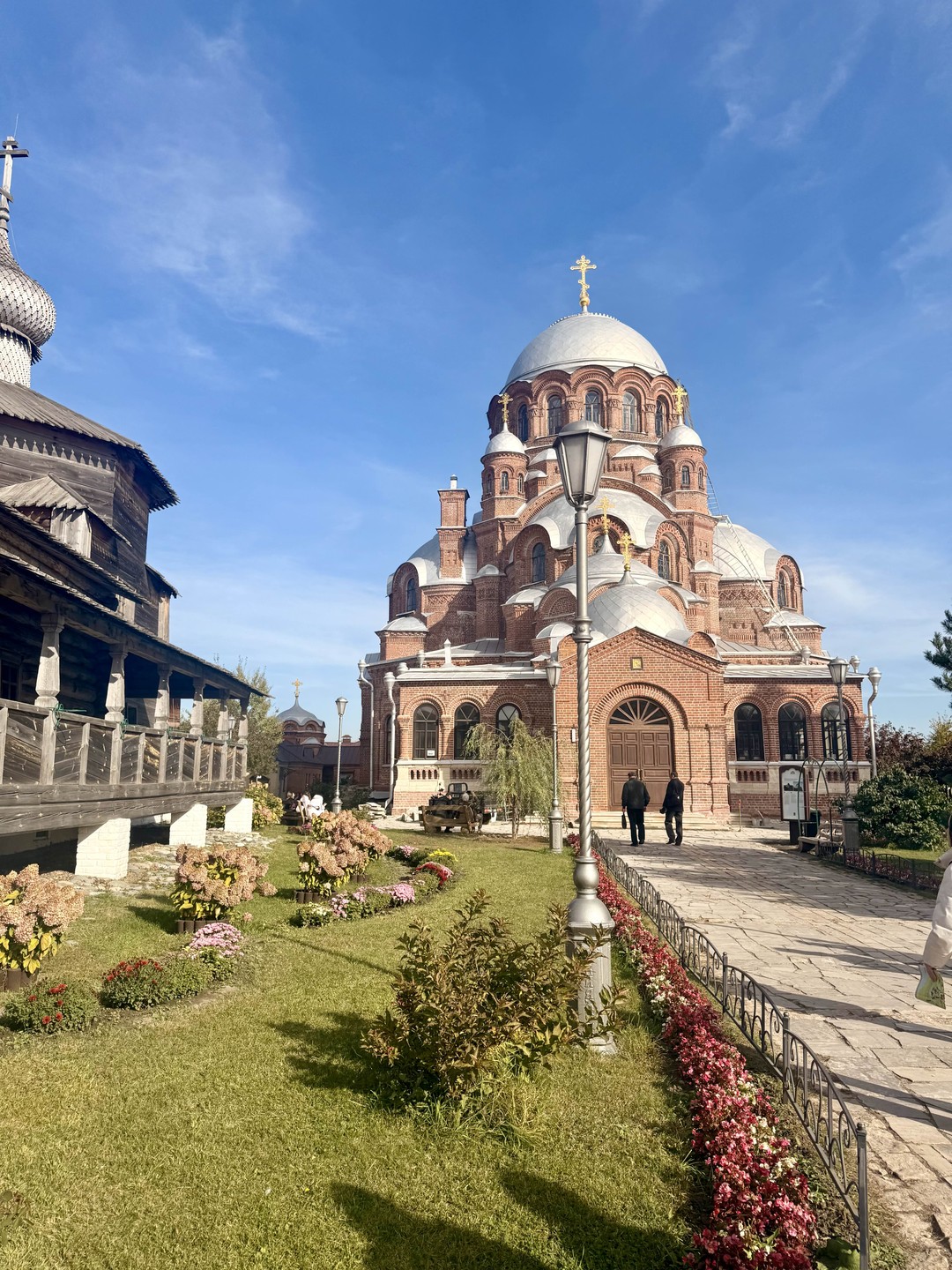 Прекрасная экскурсия, гид рассказывала очень интересно и доступно даже для ребенка, шикарная природа и история того