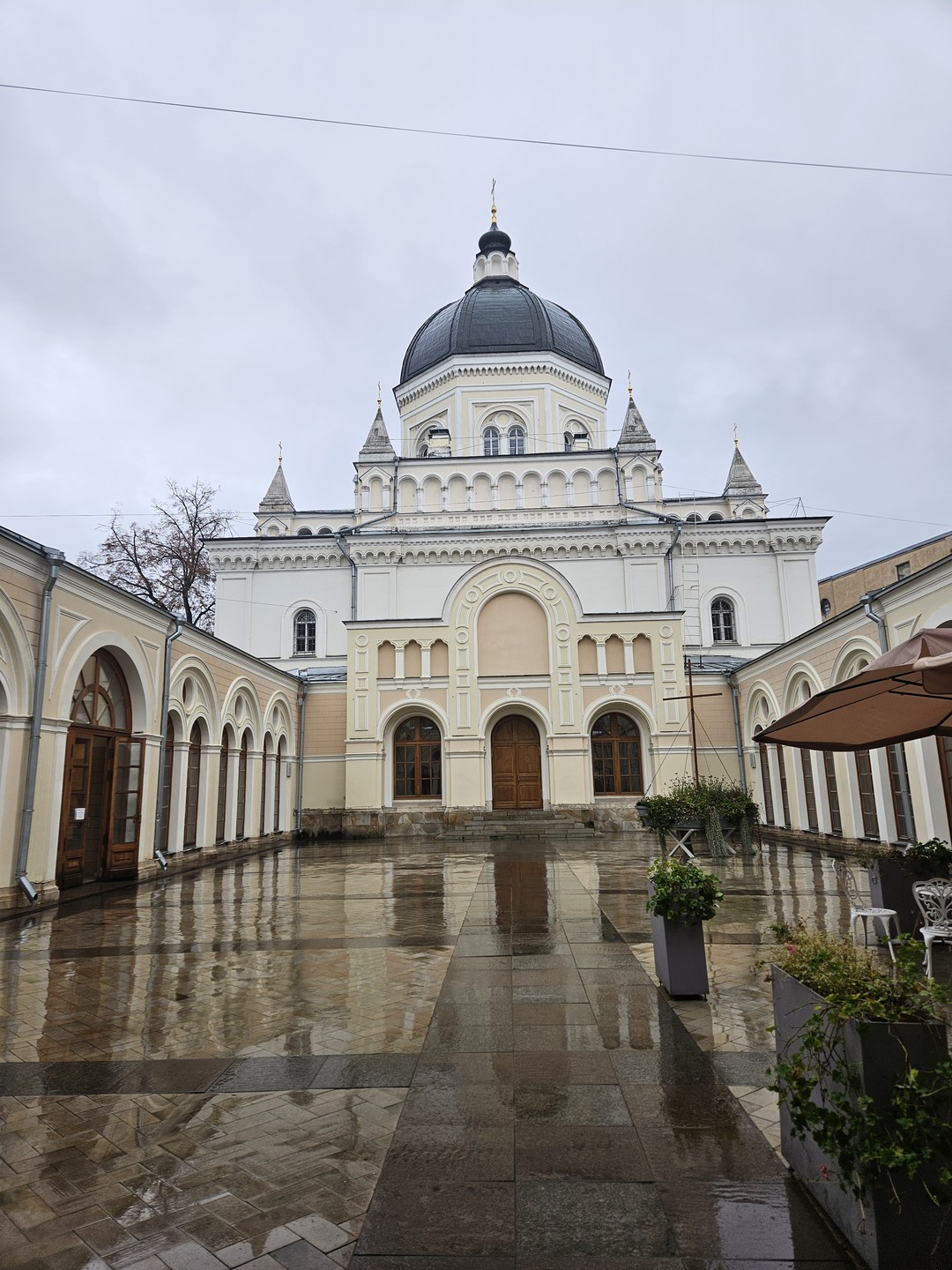 Несмотря на то, что погода решила нам подпортить прогулку дождём, 2 часа пролетели на одной волне