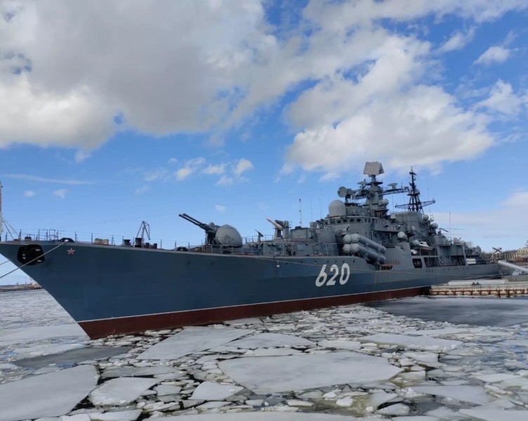 В морской пригород Петербурга - Кронштадт