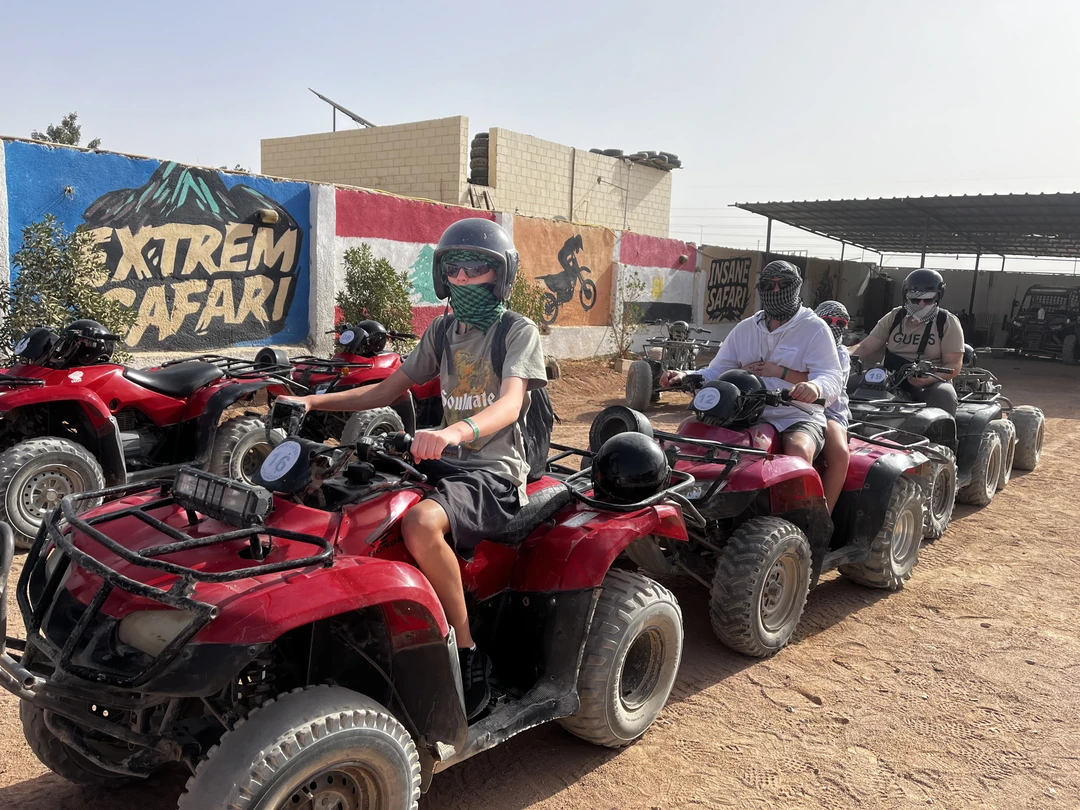 Посетили с детьми, 8 и 13 лет и 2 взрослых эту экскурсию. Это было столько положительных