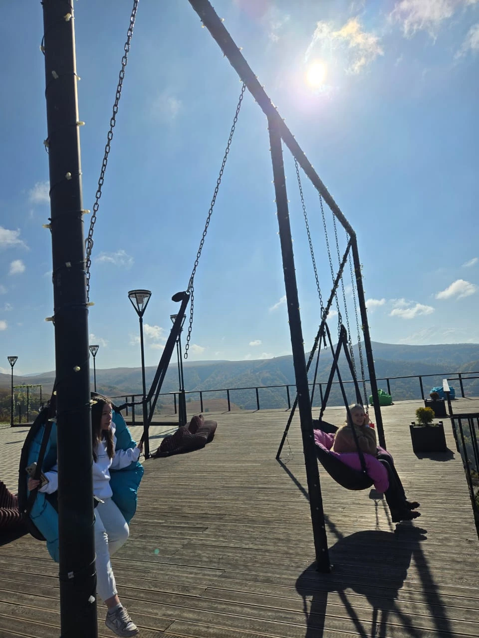 В Домбай с Дмитрием 6 октября 2025 (компанией из 4 человек) сьездили отлично! Ехали из Ессентуков