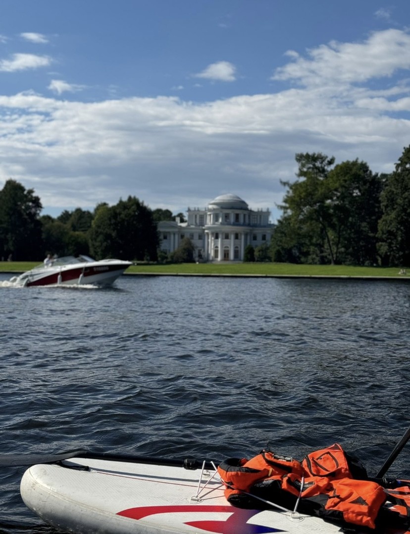 Прогулка понравилась, мы катались небольшой группой и было комфортно. Инструктор Александр все рассказал и провел инструктаж.