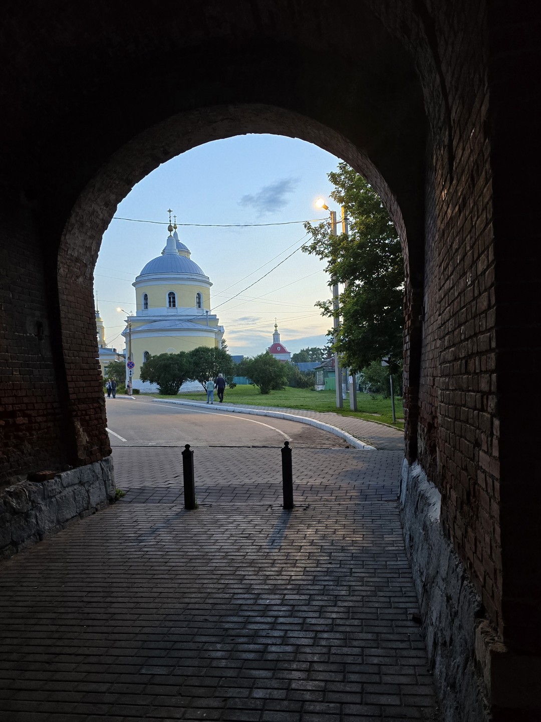 Замечательная экскурсия! Большое количество исторического материала, завораживающие виды вечерней Коломны, прекрасный экскурсовод. Изначально скептически настроенным подросткам