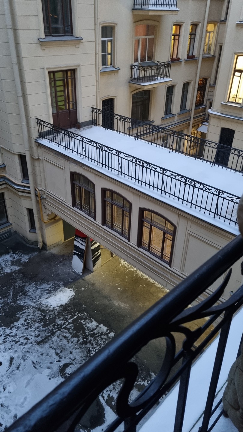 Начало экскурсии было смазано, т к в письме от Трипстера было указано место встречи - у