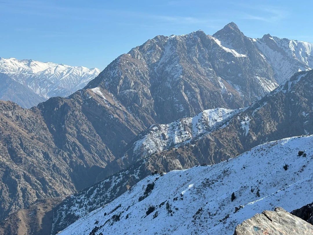 Мы, к сожалению, ходили на Малый Чимган, поскольку Большой - слишком серьезное мероприятие для второй половины