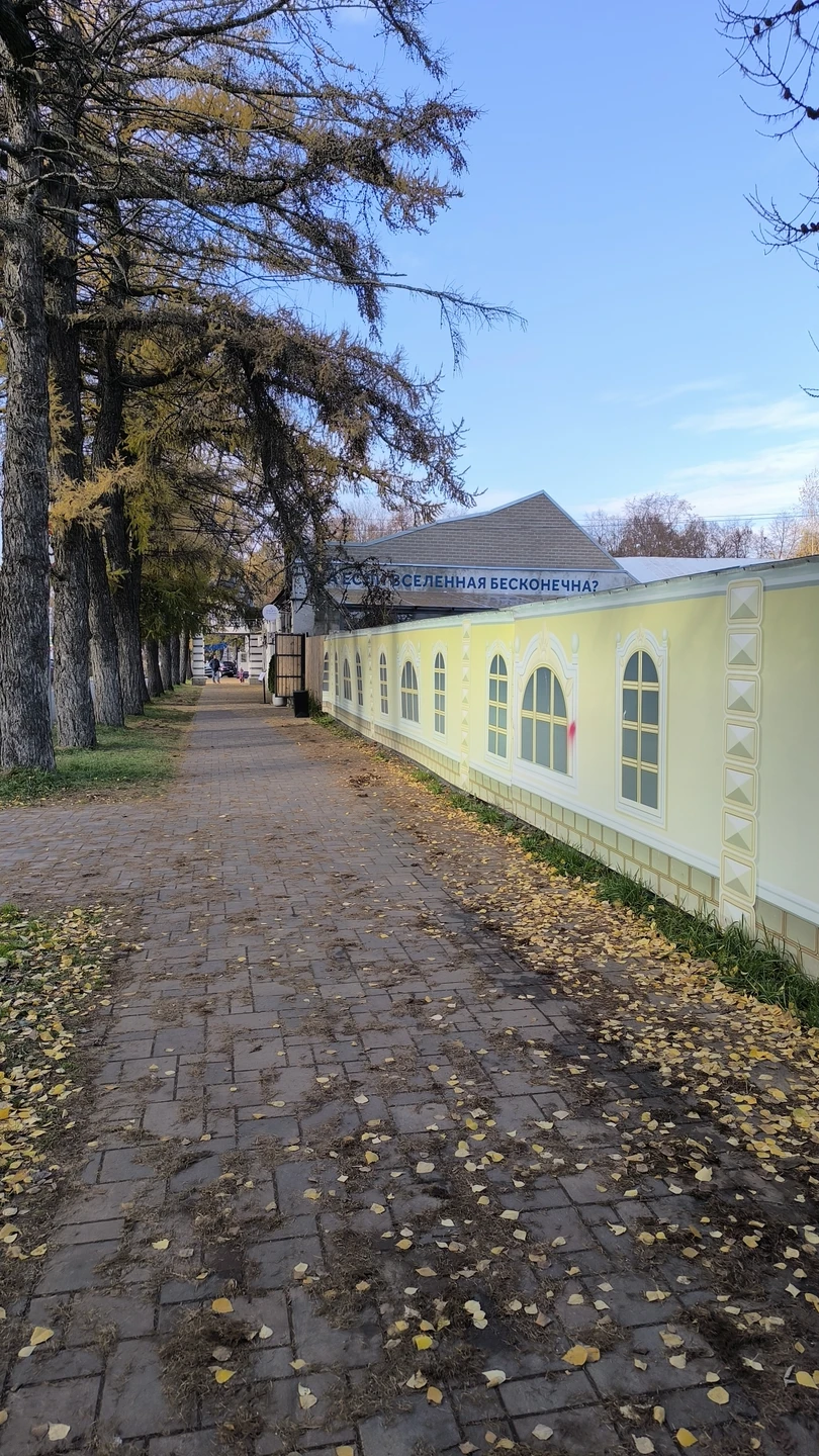 Экскурсия понравилась тем, что всё было чётко по информации - без воды, большого количества дат и