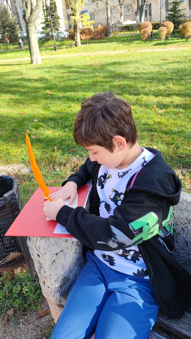 Были с 2 детками (6 и 7 лет). Экскурсия очень понравилась. Маршрут не большой, много разного