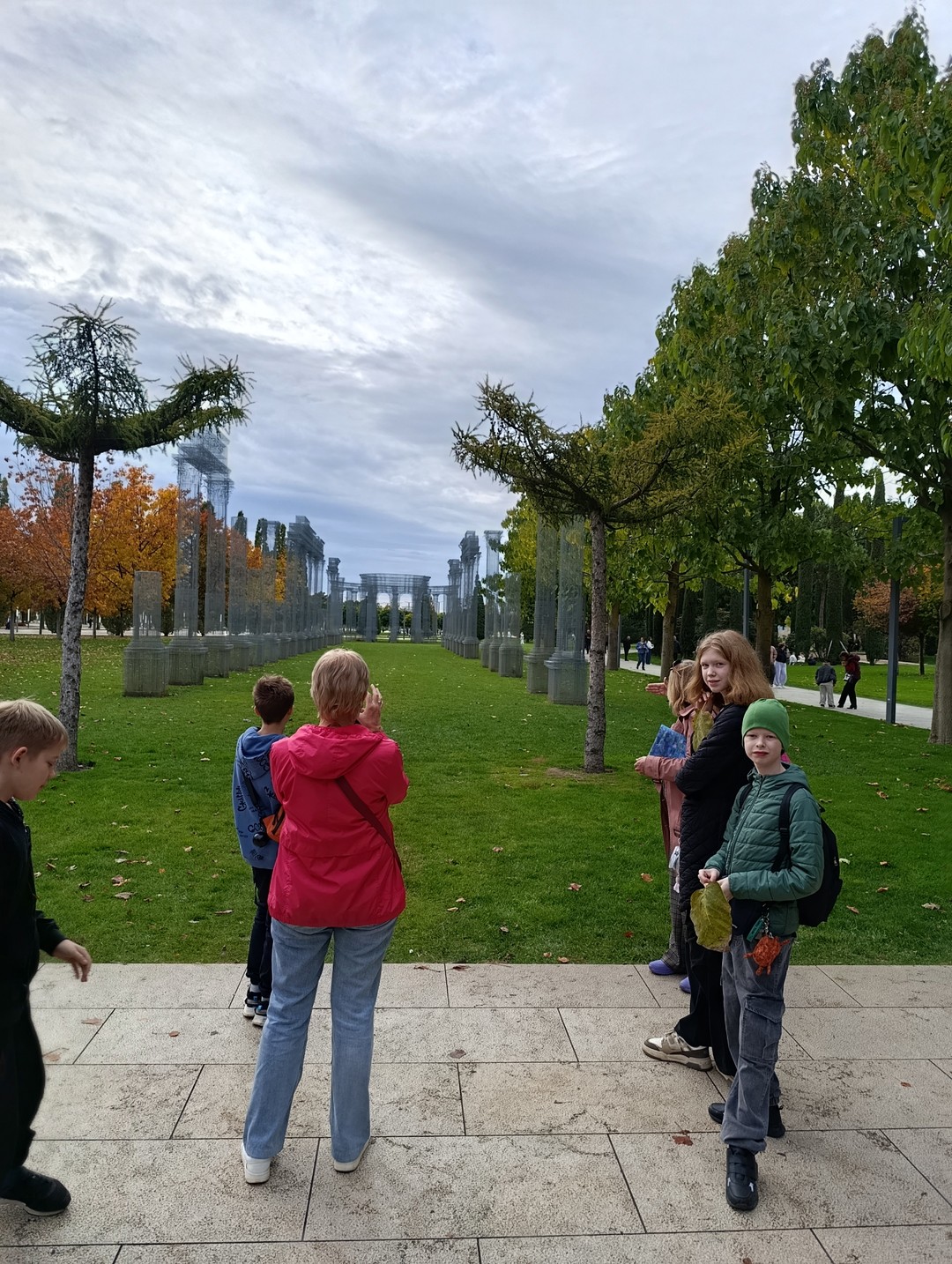 Экскурсия очень понравилась и мне, и детям! Гид чудесная!!! Рассказала всё лаконично!!! Всё показала! Ответила на