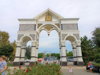 Обзорная экскурсия по Астрахани и рыбный обед на осетровой ферме