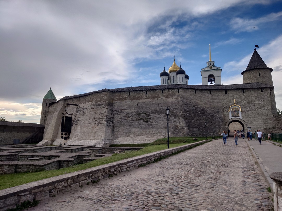 Экскурсия по Псковскому Крому в мини-группе (Inna)