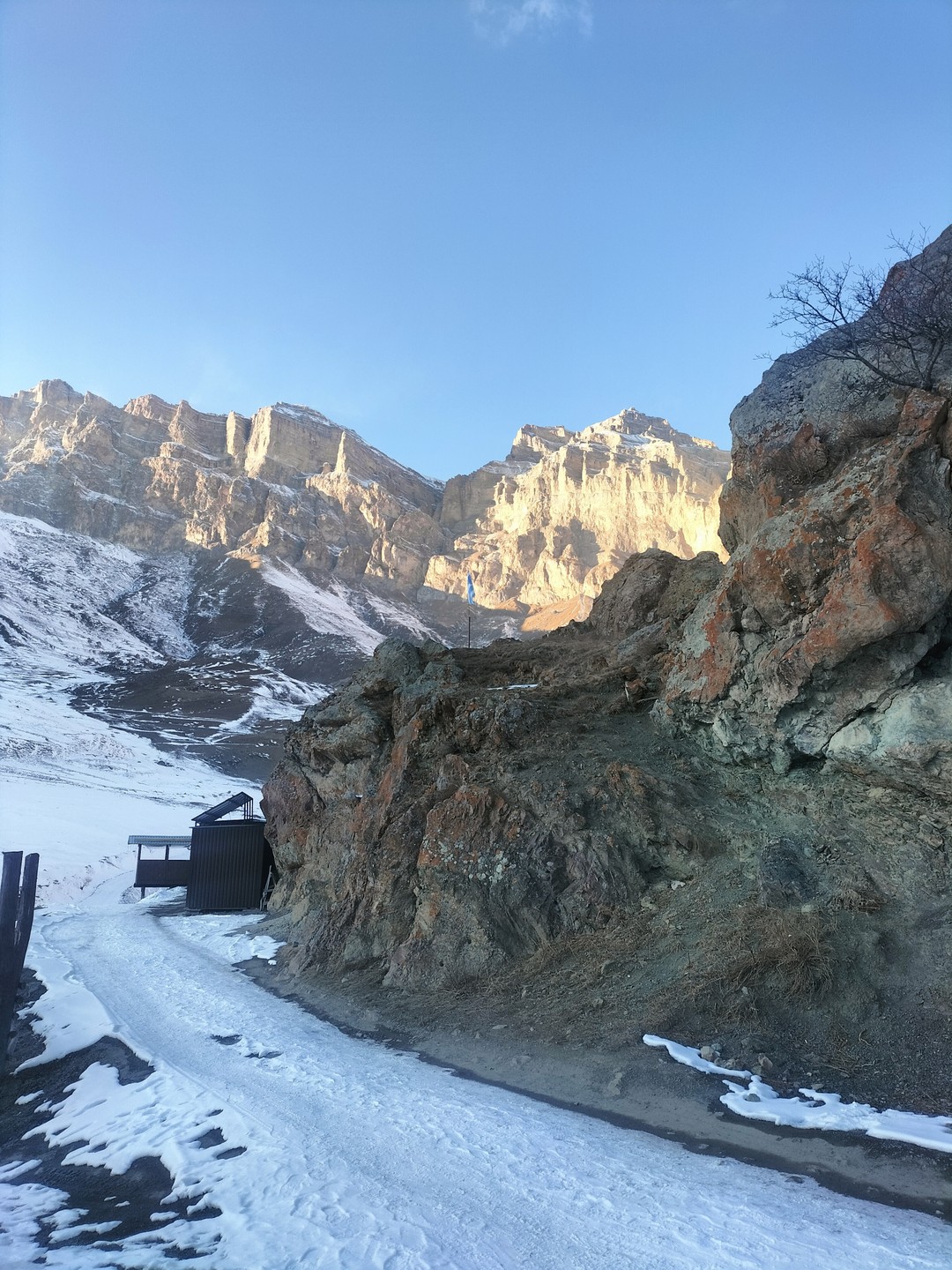 Поездка прошла на отлично! Наш водитель Андрей отличный человек, спасибо за замечательную поездку! Приеду ещё обязательно!